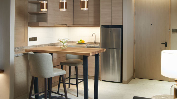 two-bedroom-corner-suite_dining_kitchen-area