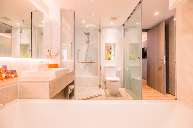 1BR 45_Premier Suites-Bathroom2