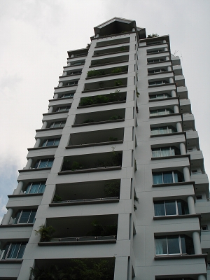Suan Phinit Executive Apartment