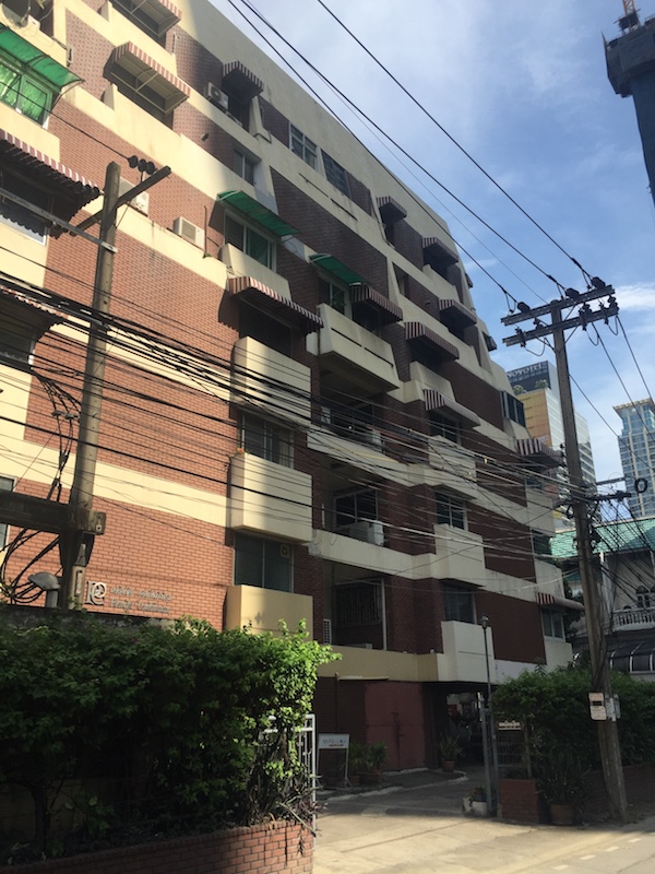 Ploenchit Condo
